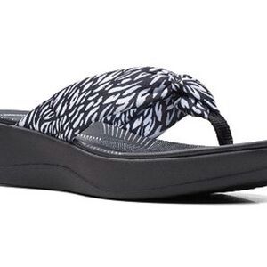 NEW Clark's Cloudsteppers Arla Glison Women's Ortholite Sandals Size 9